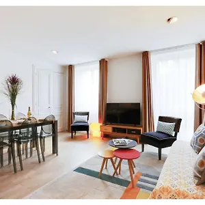Apartment Centre - At, Paris
