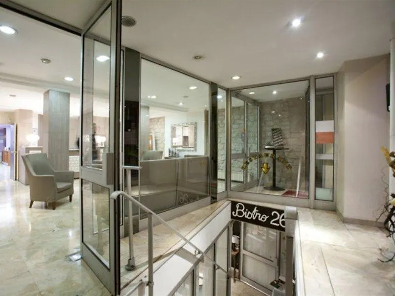 Hotel Lebron Paris 3*,  France