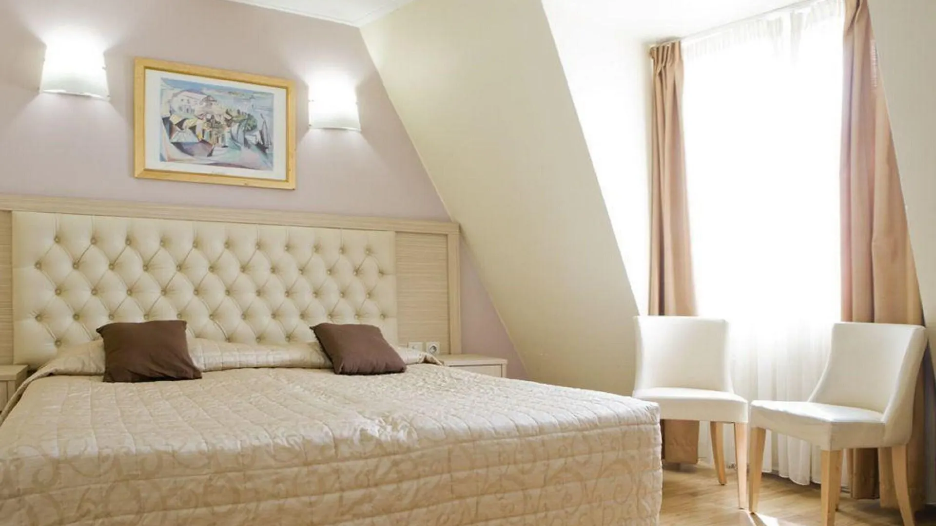 Hotel Lebron Paris 3*,  France