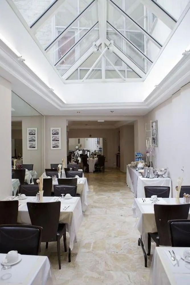 Hotel Lebron Париж