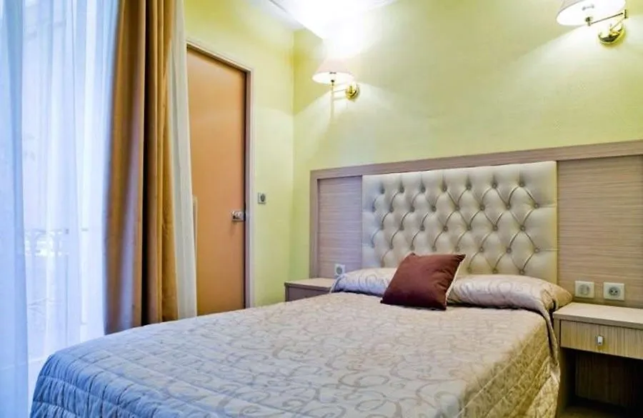 Hotel Lebron Paris 3*,  France
